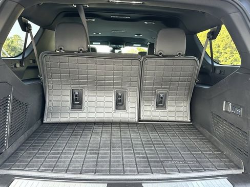 Used 2025 Chevrolet Suburban Premier image 28