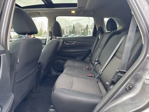 Used 2018 Nissan Rogue SV AWD/4WD image 24
