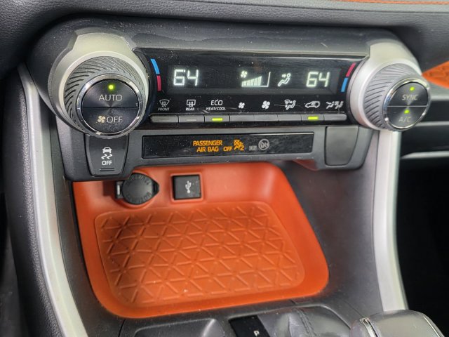 Used 2020 Toyota RAV4 Adventure AWD/4WD image 18