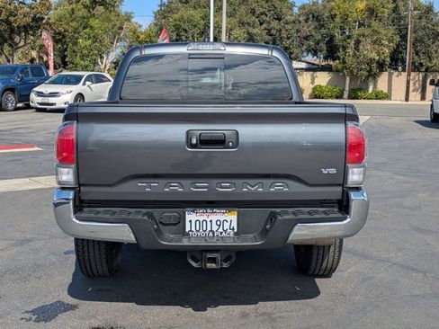 Certified 2022 Toyota Tacoma TRD Off-Road image 10