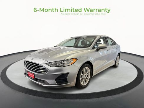 Used 2020 Ford Fusion SE image 3