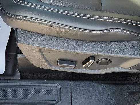 New 2025 Ford Bronco Outer Banks w/ Black Appearance Package image 16