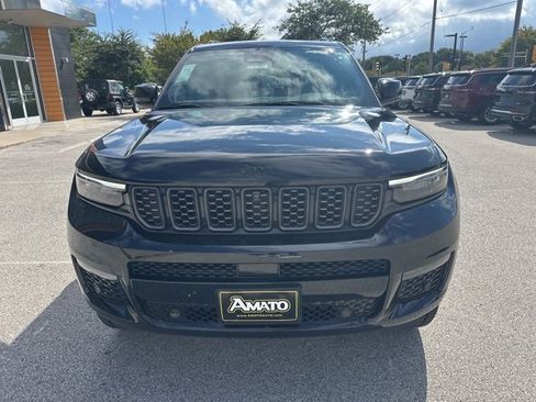 Used 2025 Jeep Grand Cherokee L Summit w/ Obsidian Package image 3