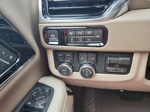 New 2026 GMC Yukon XL Denali w/ Denali Reserve Package AWD/4WD image 19