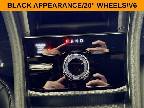 New 2025 Jeep Grand Cherokee L Limited w/ Black Appearance Package AWD/4WD image 17