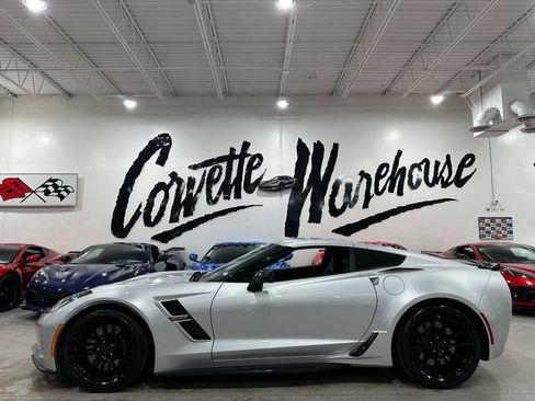 Used 2017 Chevrolet Corvette Grand Sport w/ Carbon Flash Badge Package RWD image 2