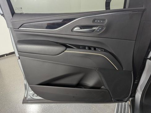 Used 2024 Cadillac Escalade Sport w/ LPO, ONYX Package image 9