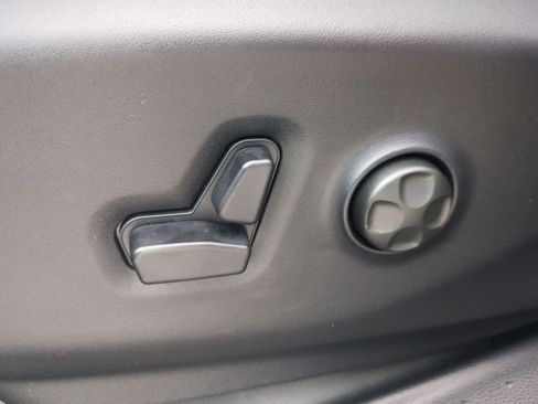 New 2027 Chrysler Pacifica Select FWD image 17