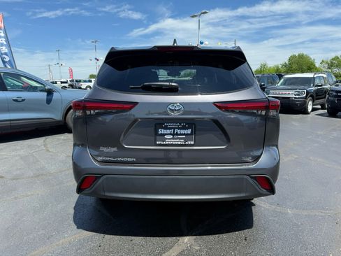 Used 2023 Toyota Highlander XLE image 24