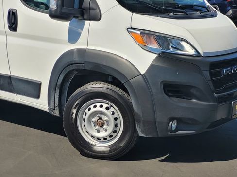 Used 2025 RAM ProMaster 2500 w/ Convenience Group FWD image 3