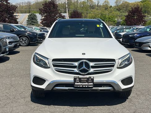 Used 2018 Mercedes-Benz GLC 300 4MATIC image 2