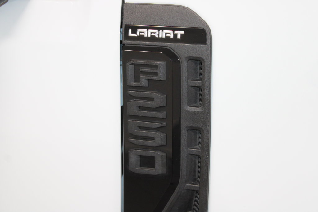 Used 2023 Ford F250 Lariat w/ Lariat Ultimate Package AWD/4WD image 12