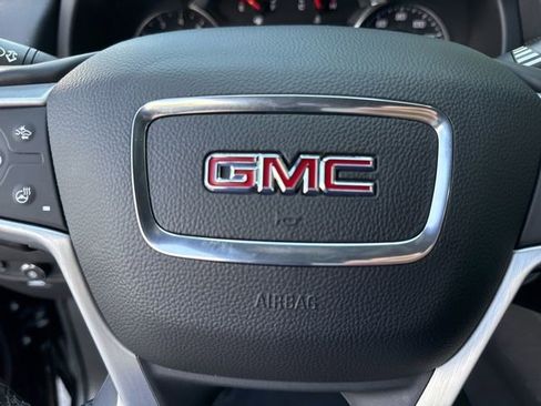 Used 2024 GMC Terrain SLT image 14