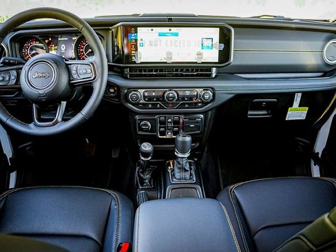 New 2025 Jeep Gladiator Sport image 27