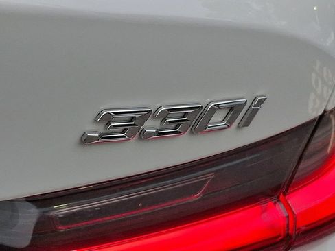 Certified 2025 BMW 330i xDrive Sedan AWD/4WD image 29