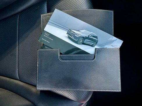 Used 2021 Mercedes-Benz GLC 300 4MATIC image 34