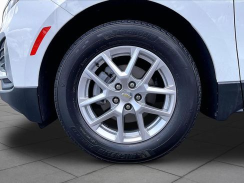 Certified 2024 Chevrolet Equinox LT FWD image 10