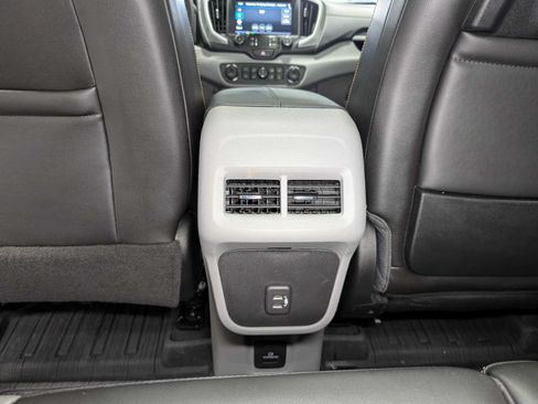 Used 2021 GMC Terrain SLT w/ Infotainment Package II AWD/4WD image 22