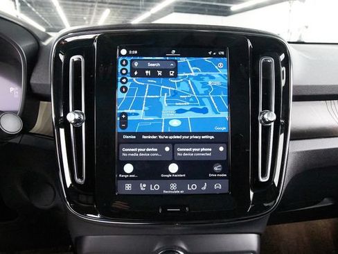Certified 2023 Volvo C40 P8 Recharge Ultimate w/ Protection Package Premier AWD/4WD image 13