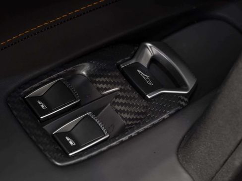 Used 2024 McLaren 750S Spider RWD image 20