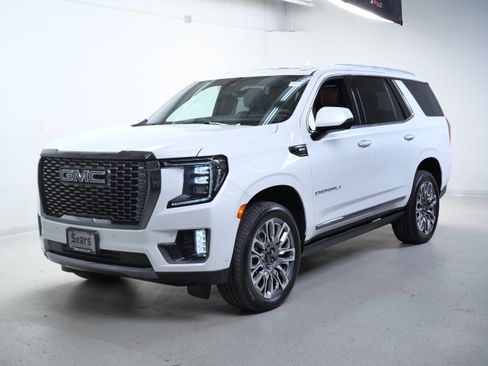 Used 2024 GMC Yukon Denali Ultimate AWD/4WD image 9