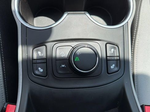 Used 2022 GMC Terrain SLE w/ Driver Convenience Package FWD image 42