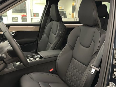 New 2026 Volvo XC90 T8 Plus image 23