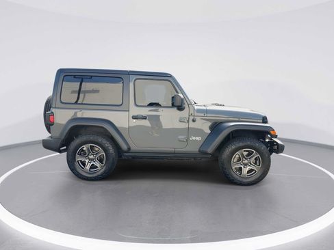 Used 2018 Jeep Wrangler Sport AWD/4WD image 9