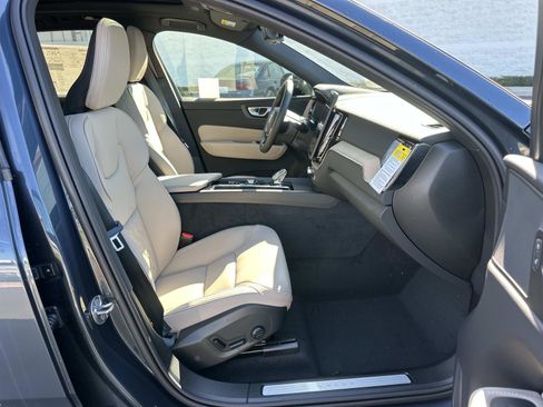 New 2026 Volvo XC60 B5 Plus w/ Climate Package image 20