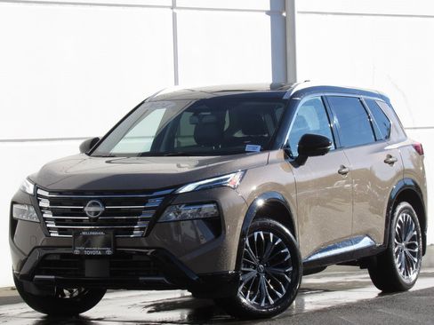 Used 2024 Nissan Rogue Platinum w/ Platinum Premium Package image 1