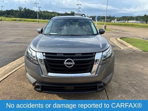 Used 2023 Nissan Pathfinder SV AWD/4WD image 2