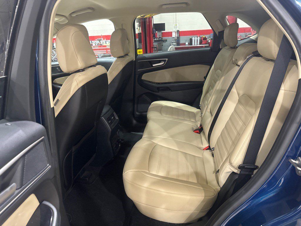 Used 2020 Ford Edge SEL w/ Convenience Package FWD image 9