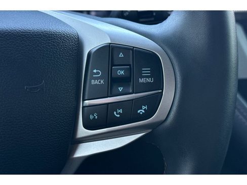Used 2025 Ford Explorer Active image 29
