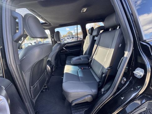 Used 2022 Lexus GX 460 image 30