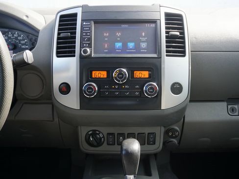 Used 2020 Nissan Frontier SV w/ Midnight Edition Floor Mats image 18