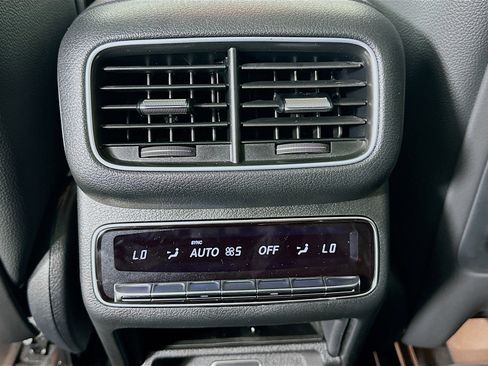 Used 2026 Mercedes-Benz GLS 450 4MATIC image 34