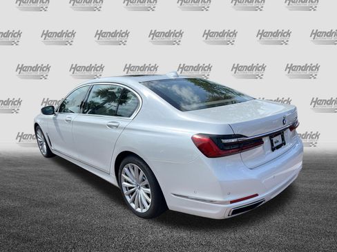 Used 2020 BMW 740i w/ Premium Package RWD image 8