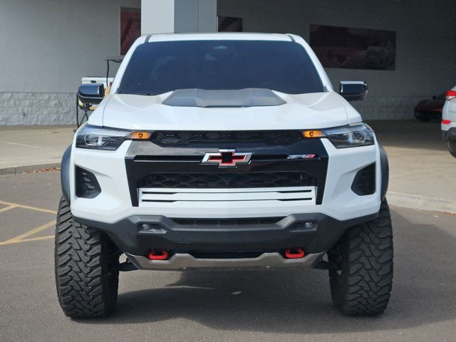 Used 2024 Chevrolet Colorado ZR2 w/ ZR2 Convenience Package III AWD/4WD image 3