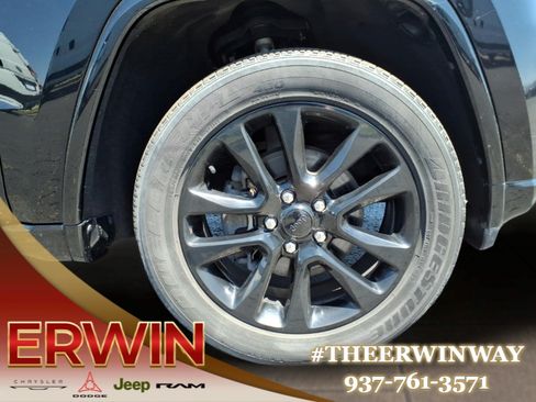 Used 2020 Jeep Grand Cherokee Altitude AWD/4WD image 9