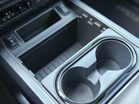 Certified 2024 Nissan Titan SV w/ SV Convenience Package image 26