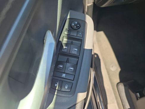 Used 2020 RAM 1500 Big Horn AWD/4WD image 14