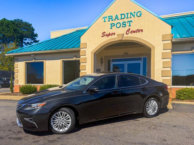 Used 2016 Lexus ES 350 w/ Premium Package w/Wood Trim FWD image 26