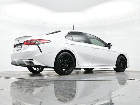 Used 2018 Toyota Camry SE w/ Moonroof Package image 31