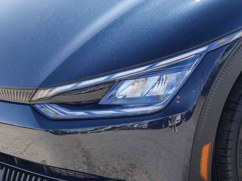 Certified 2024 Kia EV6 Light AWD/4WD image 8