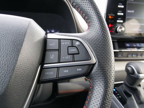 Used 2023 Toyota Sienna XSE image 25