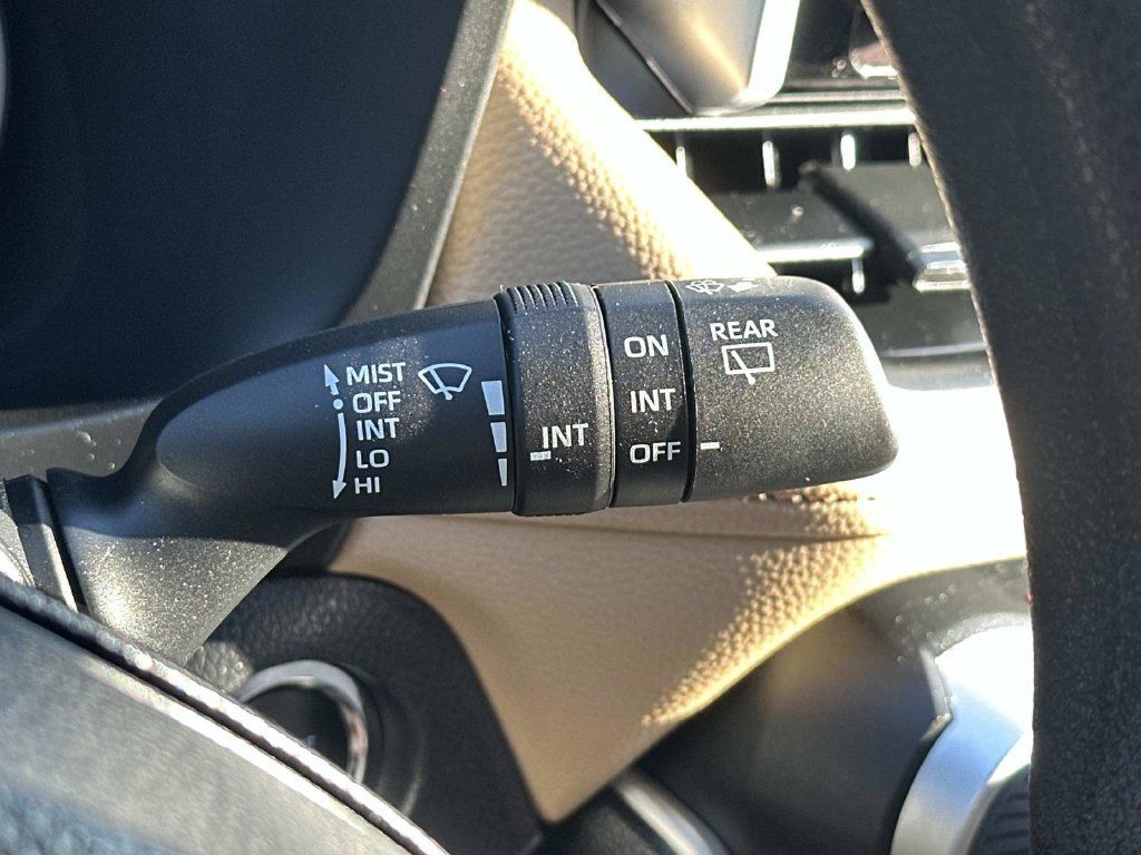 Used 2025 Toyota RAV4 XLE w/ Convenience Package FWD image 33