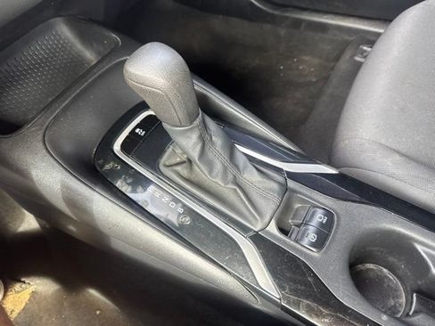 Used 2021 Toyota Corolla LE FWD image 19