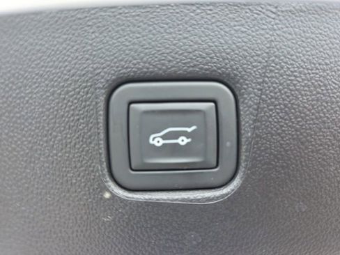 Used 2024 Chevrolet Blazer LT w/ Convenience Package FWD image 12