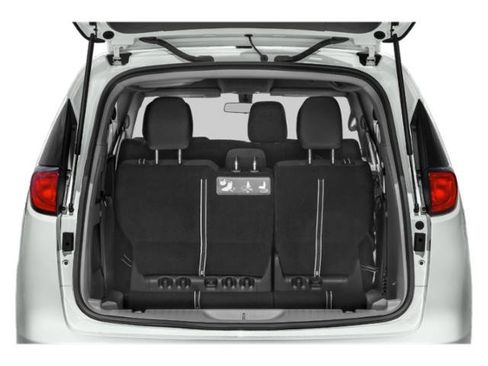 Used 2020 Chrysler Voyager Lxi image 16