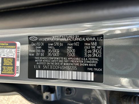 Used 2025 Hyundai Santa Cruz Limited AWD/4WD image 36